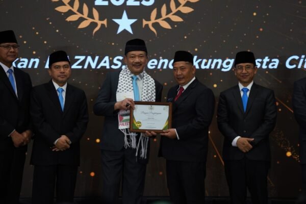 Samsul Rizal Raih penghargaan Bergengsi Diajang Baznas Award 2025