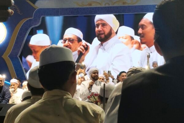 Banjar Bersholawat Dipimpin Habib Syech, Pemkab Banjar Siapkan Hadiah Umrah Setiap Tahun